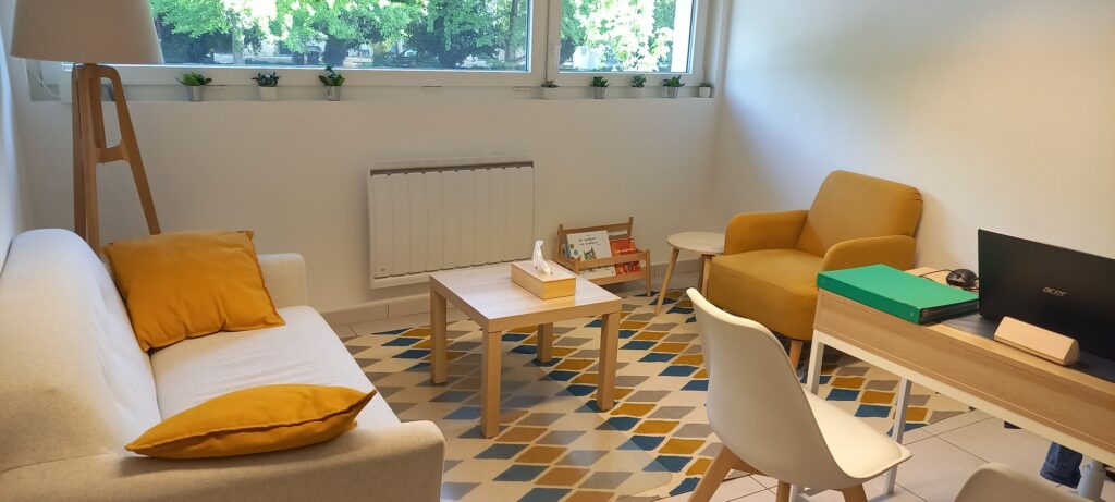 Sur cette image se trouve un espace de travail